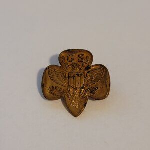 Vintage Girl Scouts Membership Pin -1940s–1950s Bronze Trefoil with Eagle Emblem